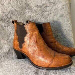 Frye Jackie gore stitch booties brown leather heeled ankle boots Size 6 1/2